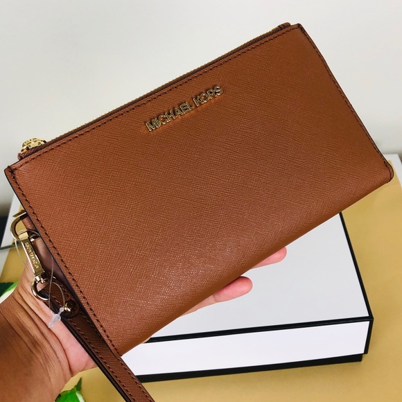 🌹Michael Kors Jet Set Travel Luggage 🌹❤️ - Picture 2 of 7